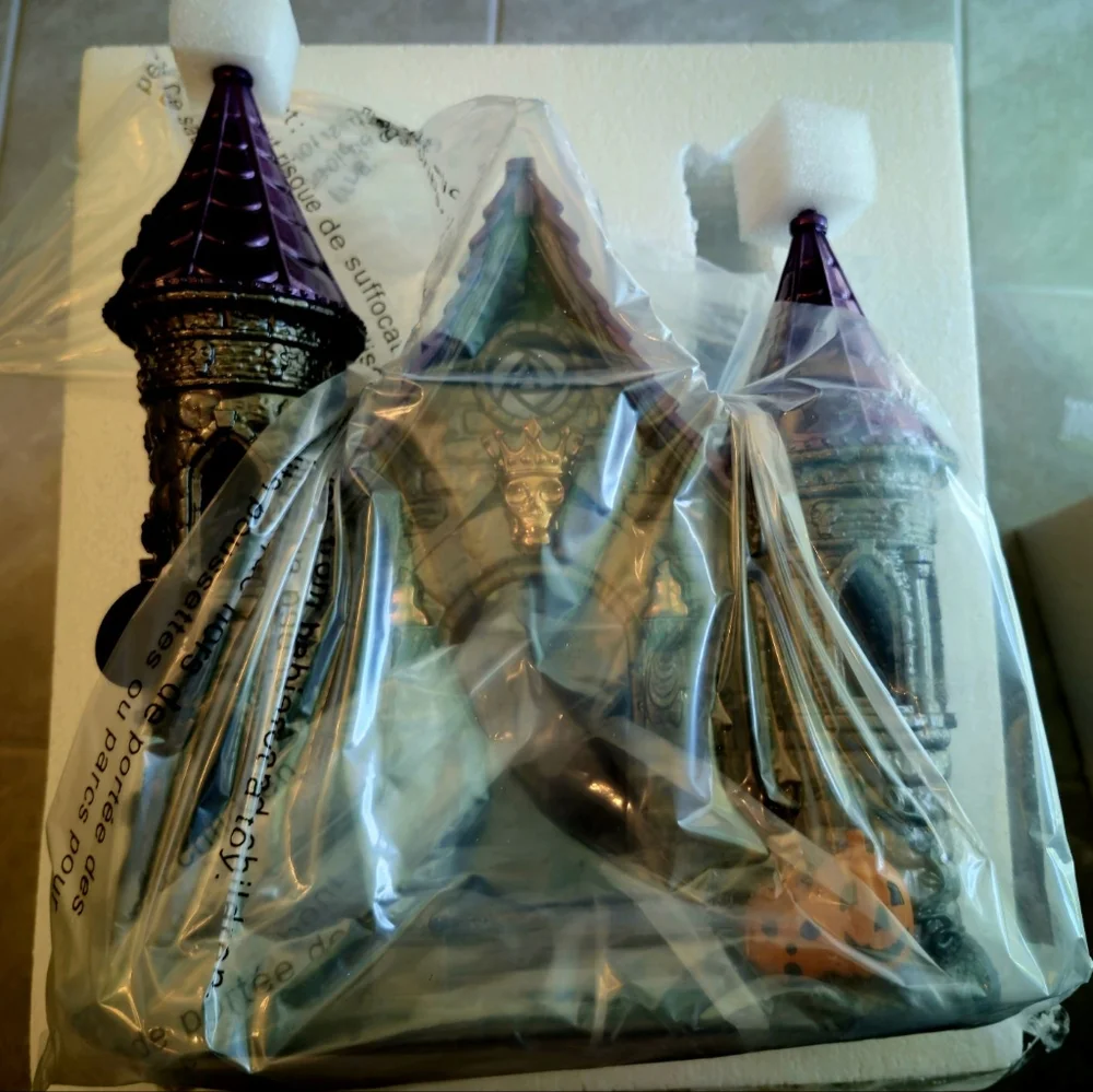B&BW 2023 Skull King's Halloween House Haunted Castle Luminary (IN ORIGINAL BOX) - Picture 7 of 10